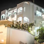 Serxho Hotell 3*