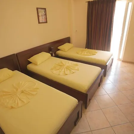 Serxho מלון סרנדה