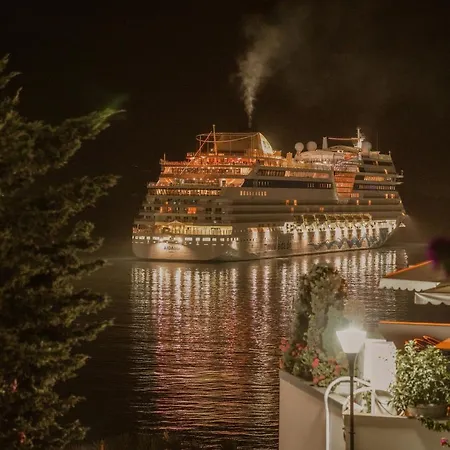 Serxho فندق ساراندا